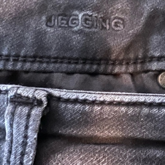 American Eagle Outfitters X-Long Distressed Black Skinny Jeans 🦅 - Picture 8 of 10